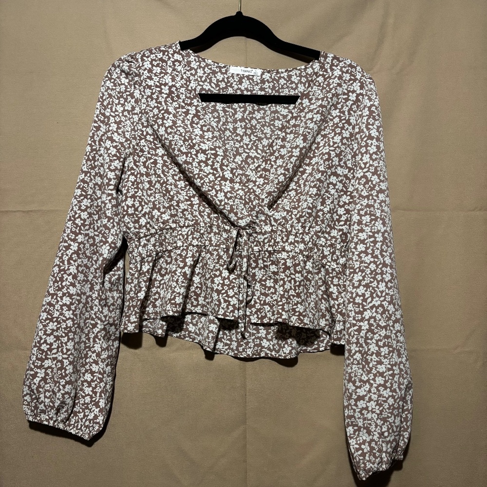 Timing size large tan and white floral blouse